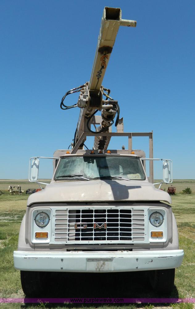 image for item T9854 1972 GMC utility service truck