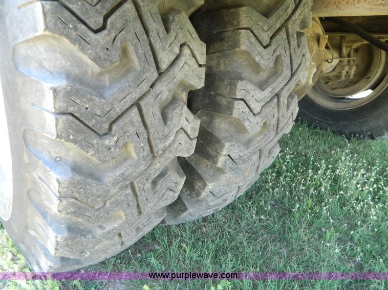 image for item T9854 1972 GMC utility service truck