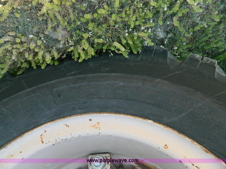 image for item T9854 1972 GMC utility service truck