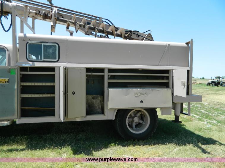 image for item T9854 1972 GMC utility service truck