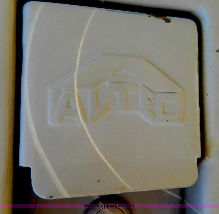 image for item T9854 1972 GMC utility service truck