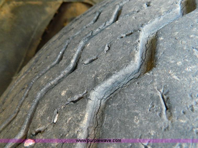 image for item T9854 1972 GMC utility service truck