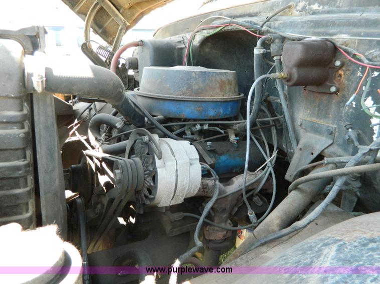 image for item T9854 1972 GMC utility service truck