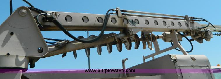 image for item T9854 1972 GMC utility service truck