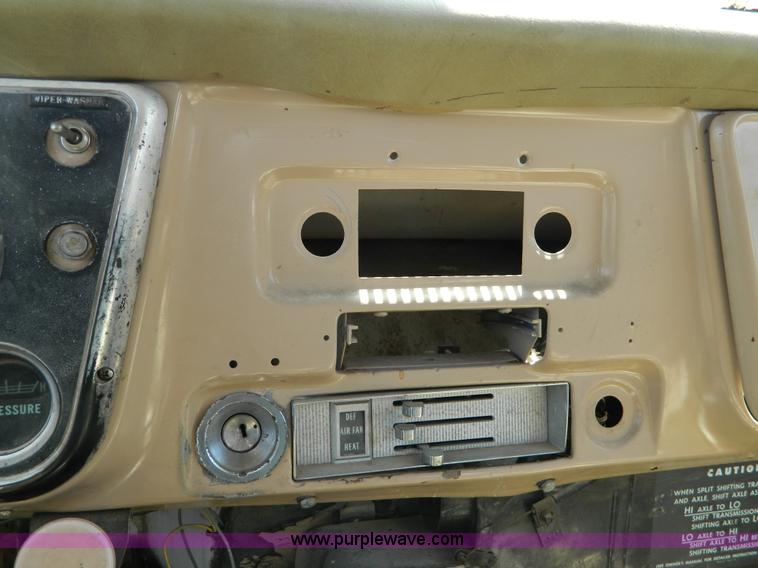 image for item T9854 1972 GMC utility service truck