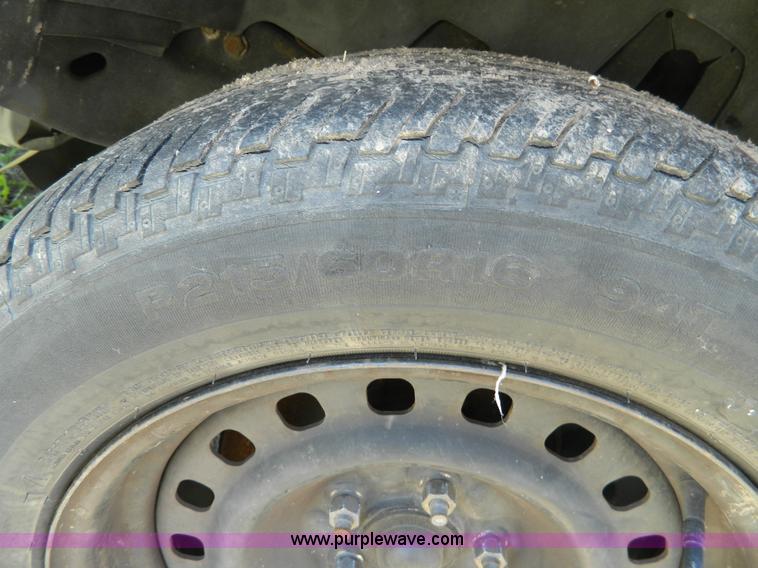 image for item T9855 2001 Ford Crown Victoria