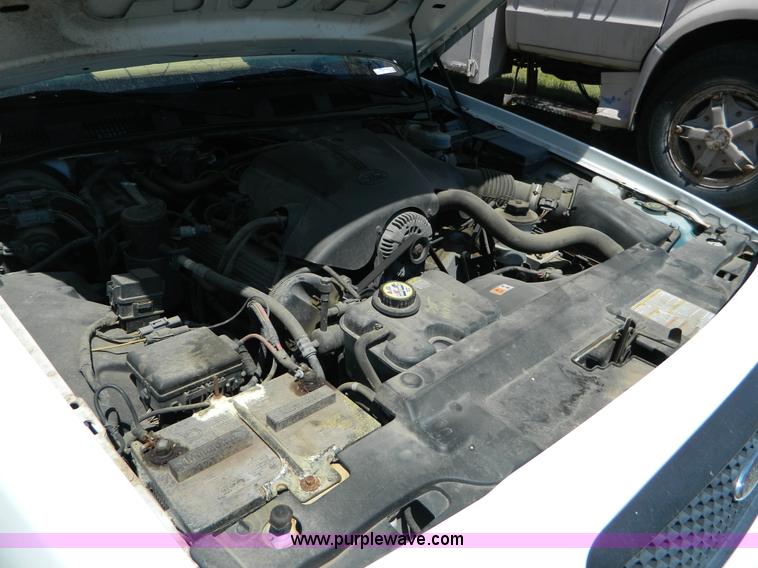 image for item T9855 2001 Ford Crown Victoria
