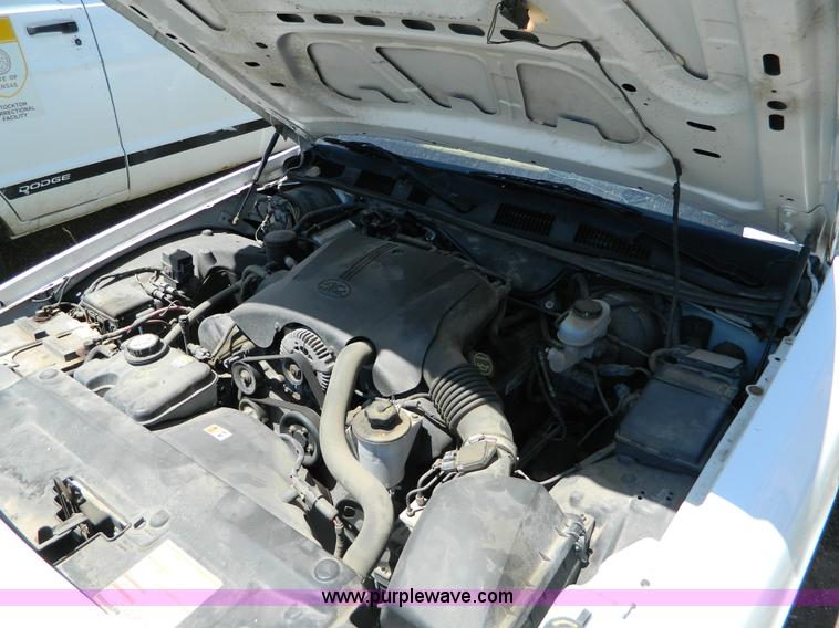 image for item T9855 2001 Ford Crown Victoria