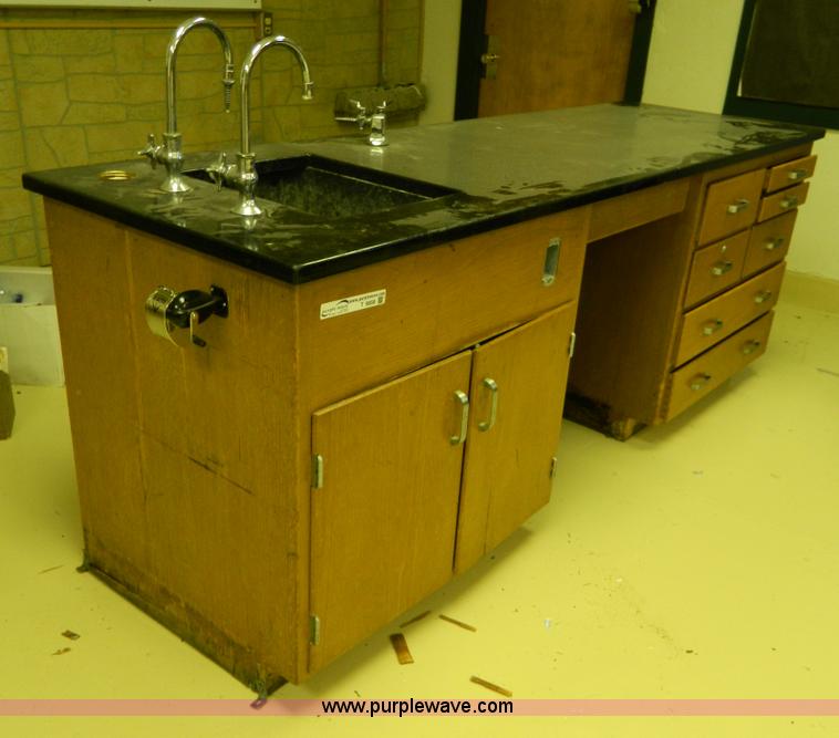 image for item T9868 Lab table