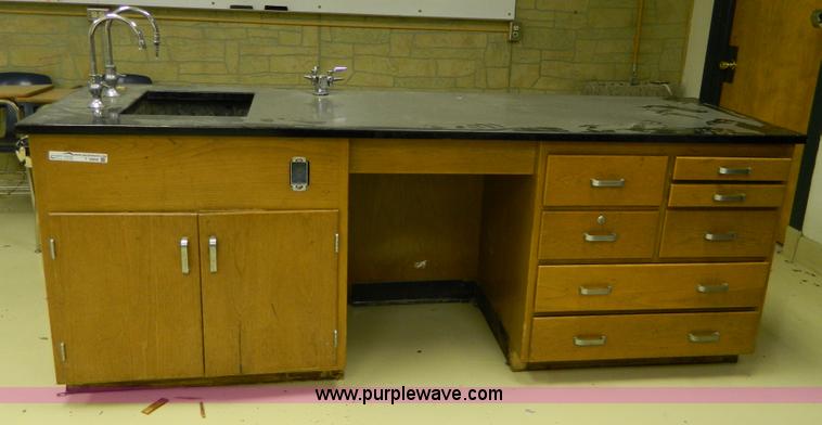 image for item T9868 Lab table
