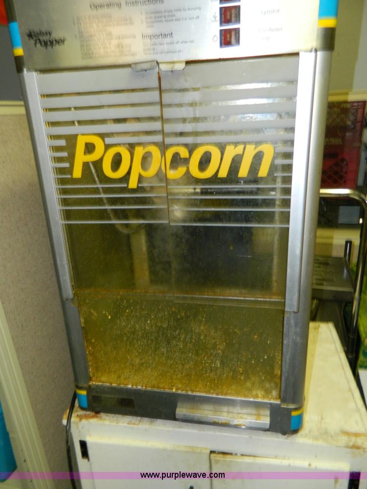image for item T9885 Star G8Y popcorn machine and stand