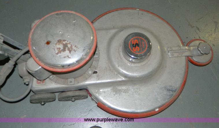 image for item T9887 SSS UHS-2 21" floor buffer