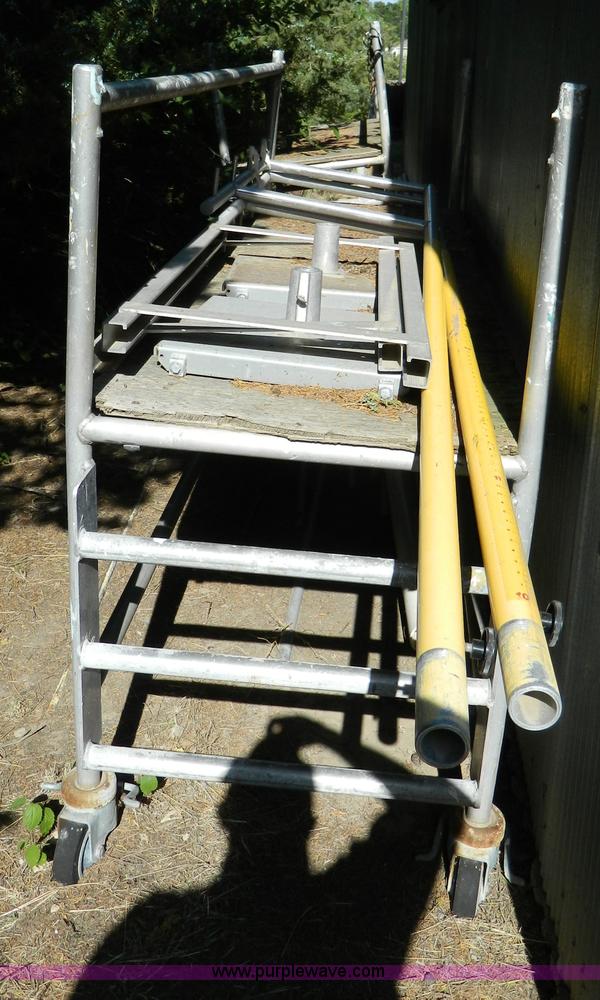 image for item T9891 (3) 8'L aluminum scaffolds