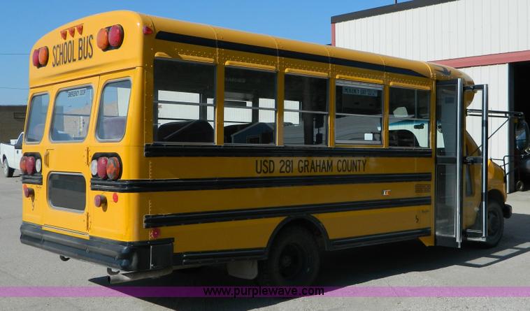 image for item T9893 2002 Chevrolet 3500 Bluebird school bus