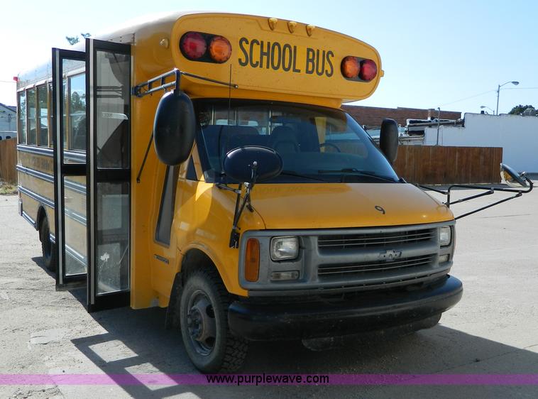 image for item T9893 2002 Chevrolet 3500 Bluebird school bus