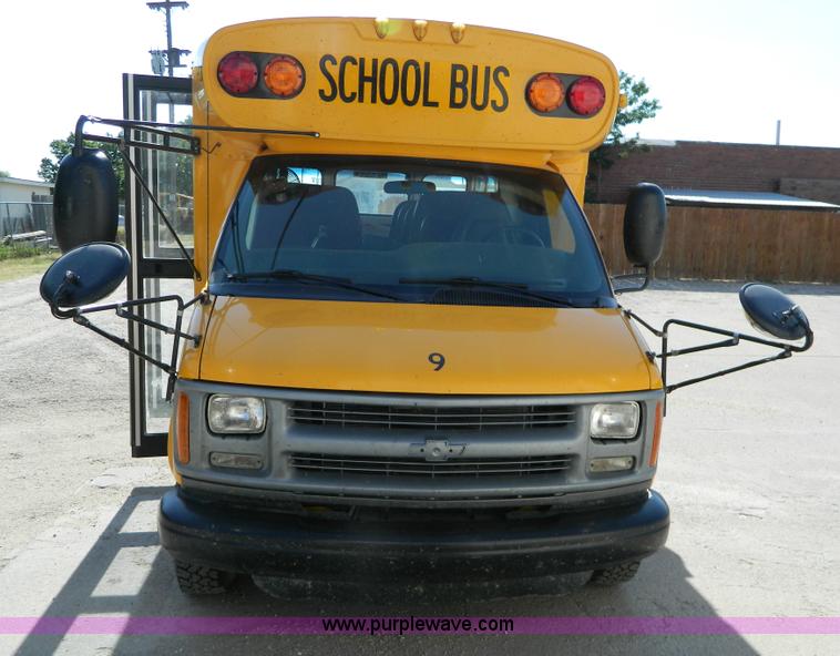image for item T9893 2002 Chevrolet 3500 Bluebird school bus