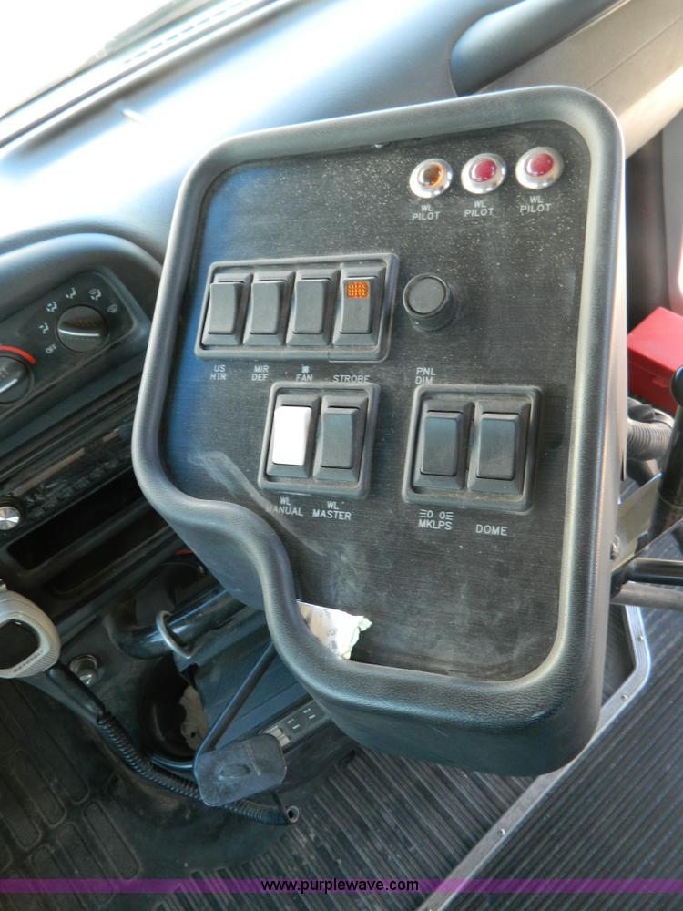 image for item T9893 2002 Chevrolet 3500 Bluebird school bus