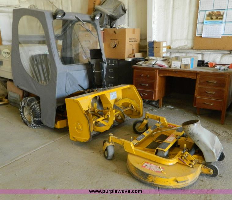 image for item T9896 1997 Walker W7GHS mower