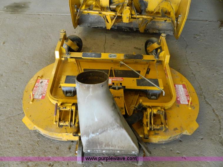 image for item T9896 1997 Walker W7GHS mower