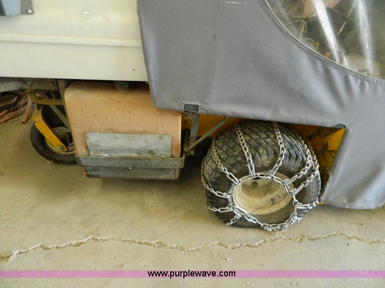 image for item T9896 1997 Walker W7GHS mower