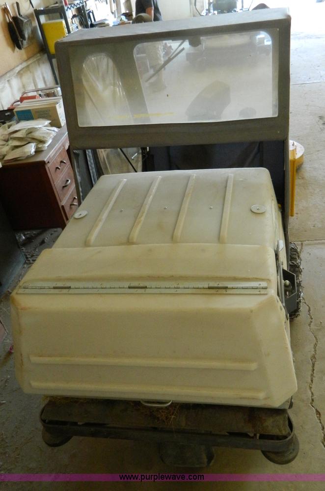 image for item T9896 1997 Walker W7GHS mower