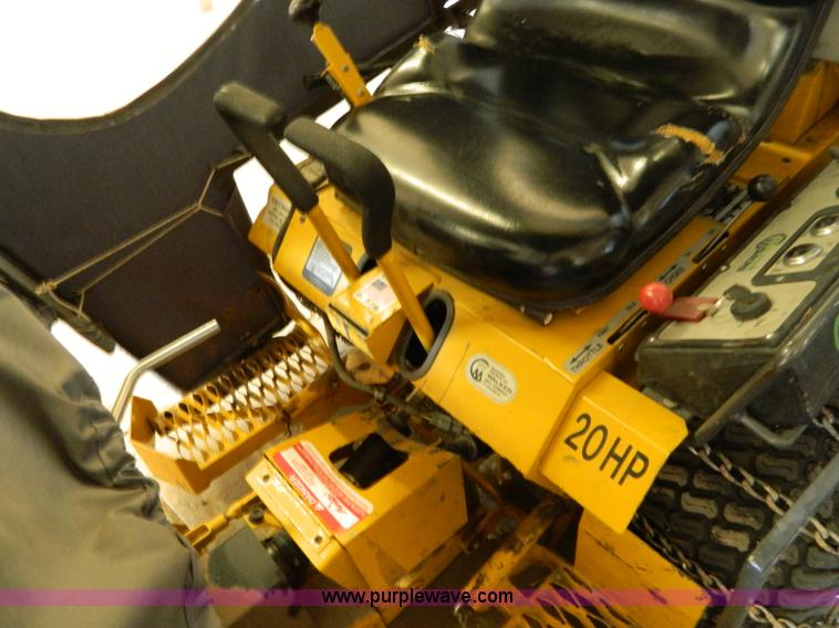 image for item T9896 1997 Walker W7GHS mower