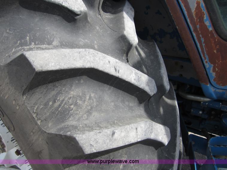 image for item A3880 1992 Ford 8730 MFWD tractor