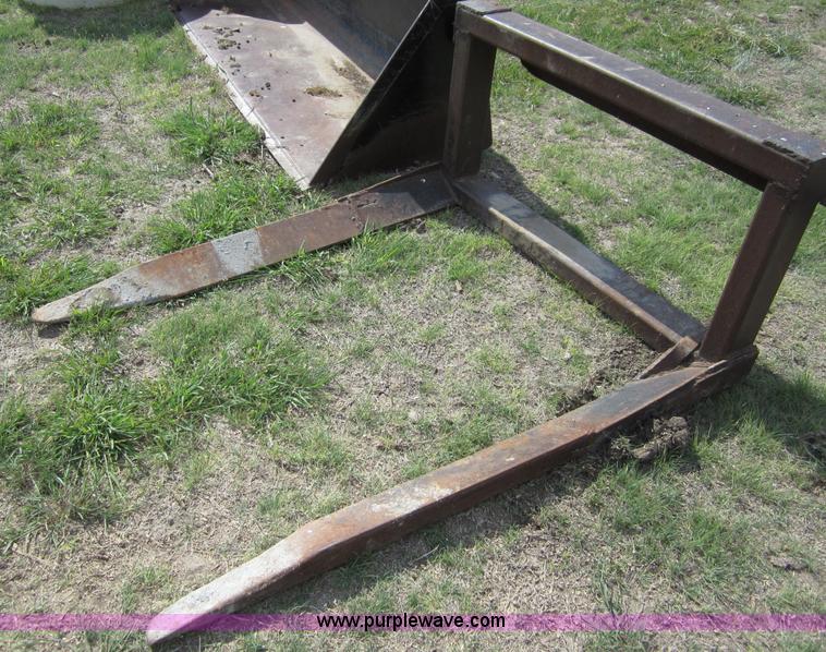 image for item A3880 1992 Ford 8730 MFWD tractor