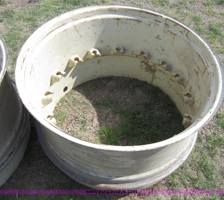 image for item A3880 1992 Ford 8730 MFWD tractor