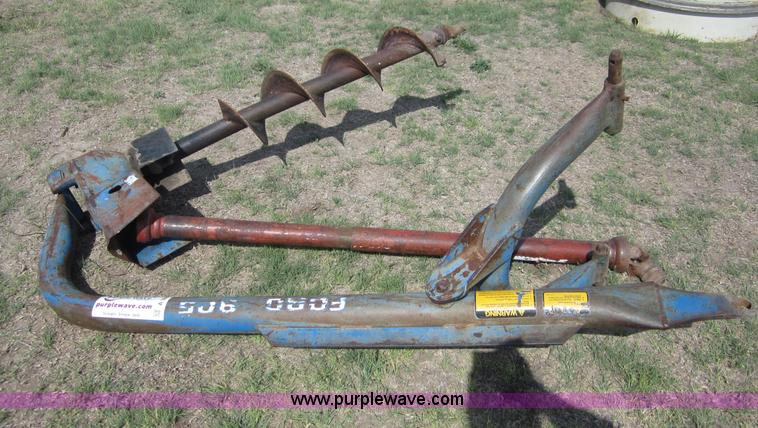 image for item A3882 Ford 905 three point post hole digger