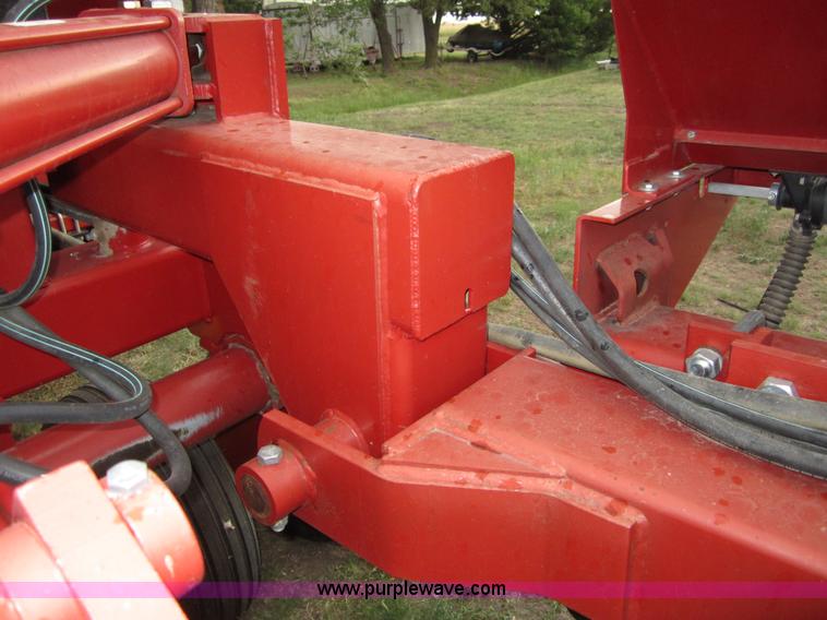 image for item A3885 Sunflower 9432-30 grain drill