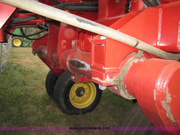 image for item A3885 Sunflower 9432-30 grain drill