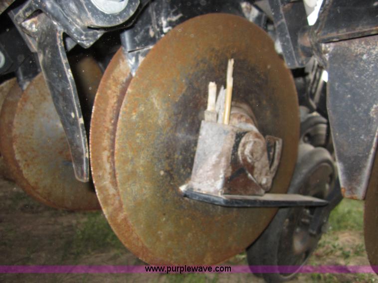 image for item A3885 Sunflower 9432-30 grain drill