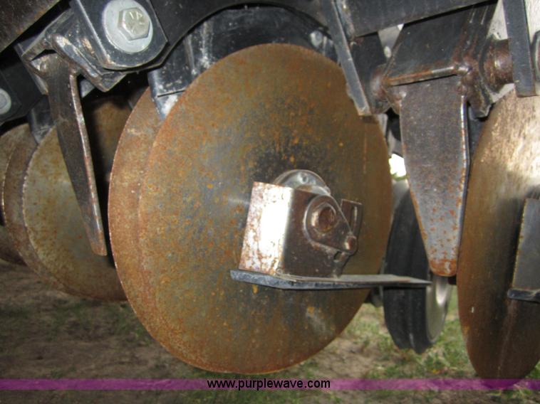 image for item A3885 Sunflower 9432-30 grain drill