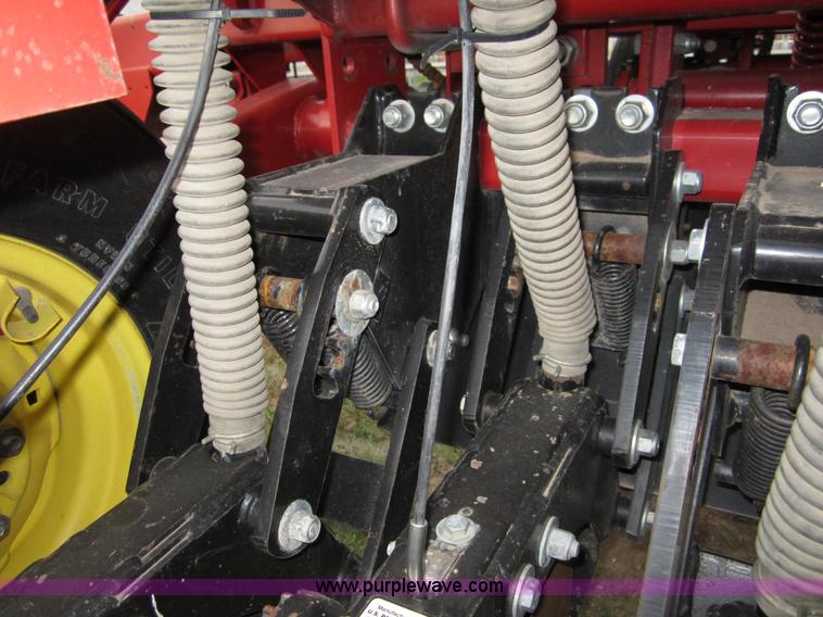 image for item A3885 Sunflower 9432-30 grain drill