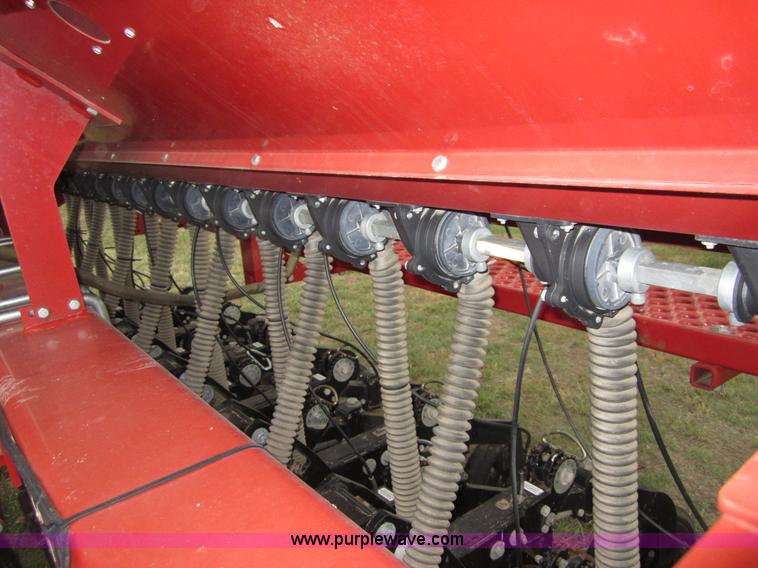 image for item A3885 Sunflower 9432-30 grain drill