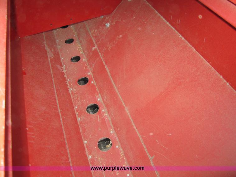 image for item A3885 Sunflower 9432-30 grain drill