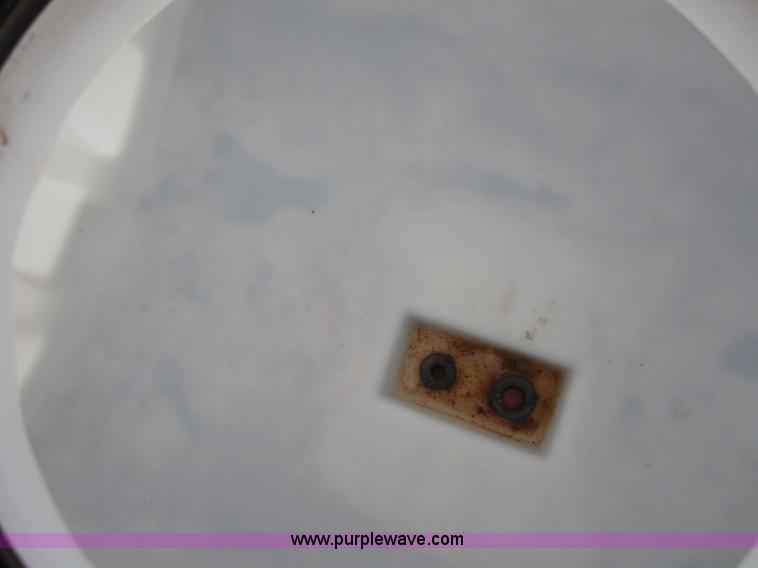 image for item A3885 Sunflower 9432-30 grain drill