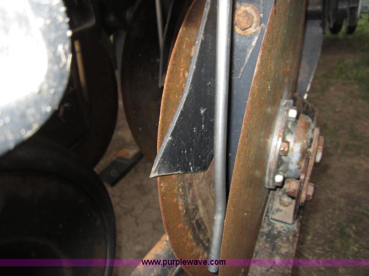 image for item A3885 Sunflower 9432-30 grain drill