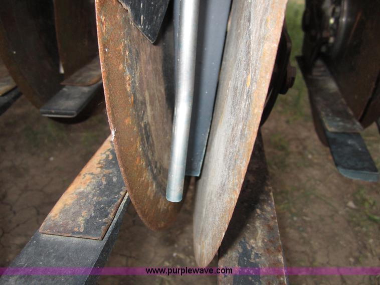 image for item A3885 Sunflower 9432-30 grain drill