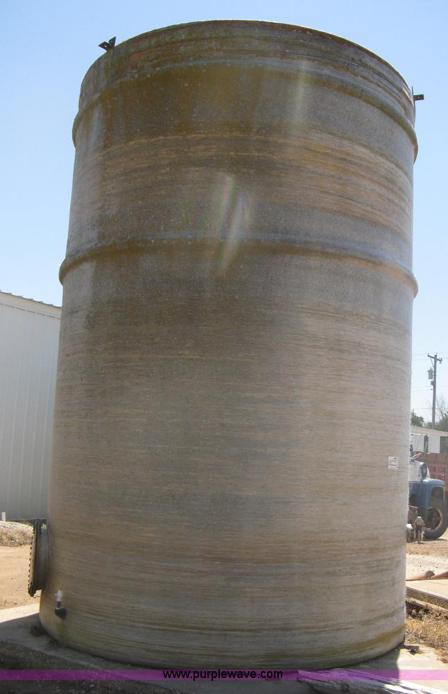 image for item A6389 Fiberglass 8,000 gallon tank