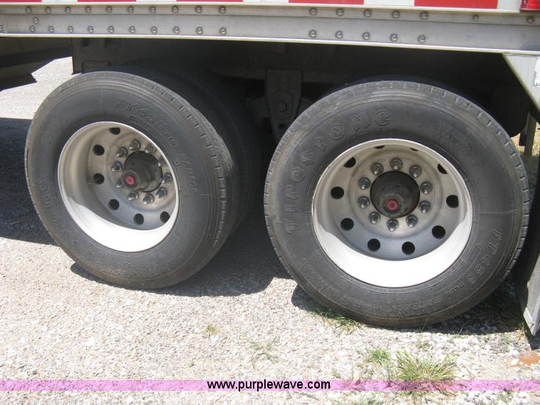 image for item A6390 2002 Wilson DWH400 Pace Setter hopper bottom grain trailer