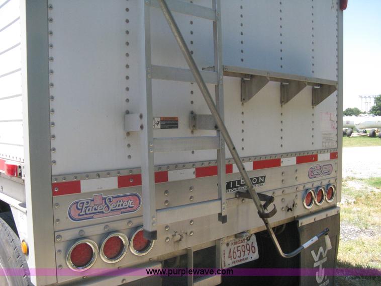 image for item A6390 2002 Wilson DWH400 Pace Setter hopper bottom grain trailer
