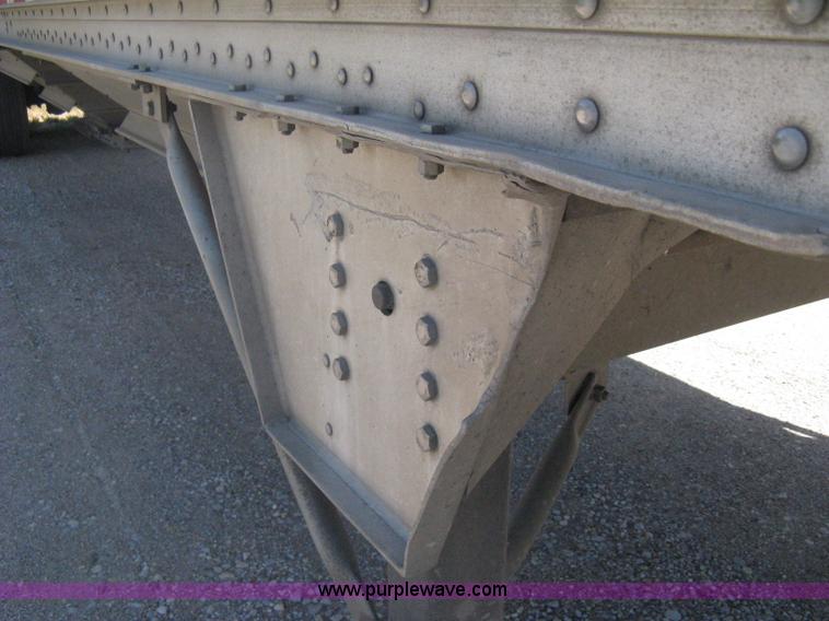 image for item A6390 2002 Wilson DWH400 Pace Setter hopper bottom grain trailer