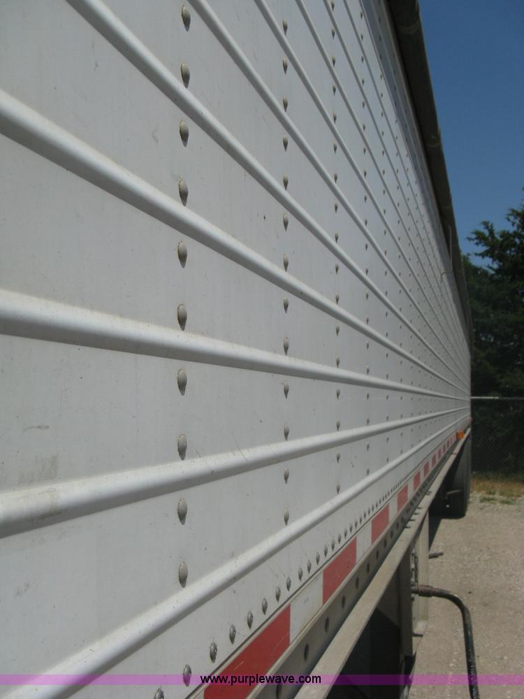 image for item A6390 2002 Wilson DWH400 Pace Setter hopper bottom grain trailer