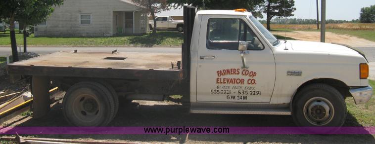 image for item A6391 1989 Ford F350 Custom pickup truck