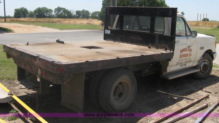 image for item A6391 1989 Ford F350 Custom pickup truck