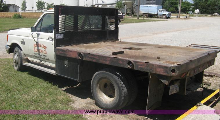 image for item A6391 1989 Ford F350 Custom pickup truck