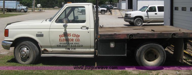 image for item A6391 1989 Ford F350 Custom pickup truck