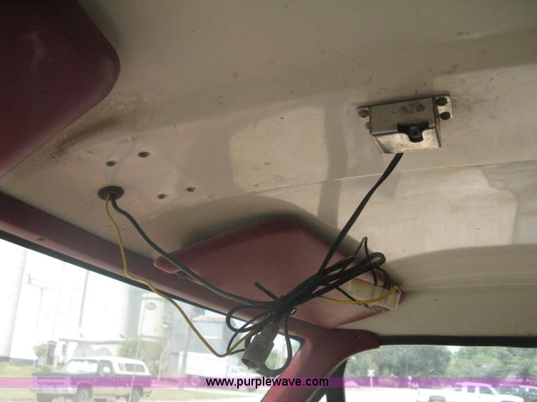 image for item A6391 1989 Ford F350 Custom pickup truck